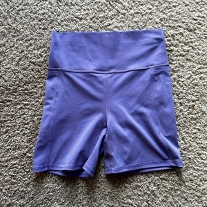 Vuori Studio Pocket Short Ultra Violet